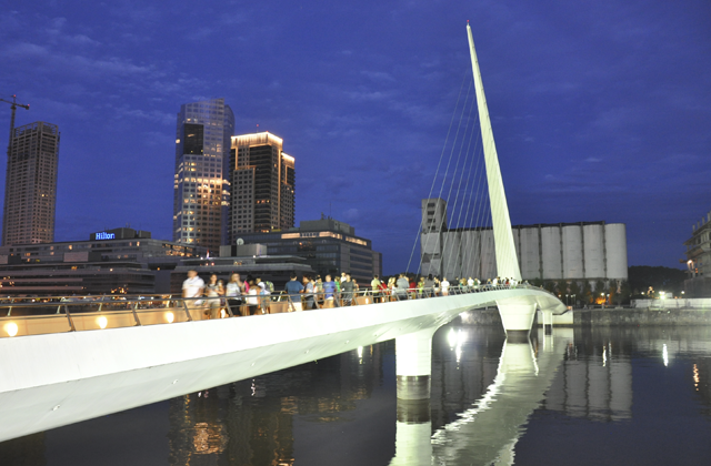 Lugares que homenageiam mulheres puente-de-la-mujer